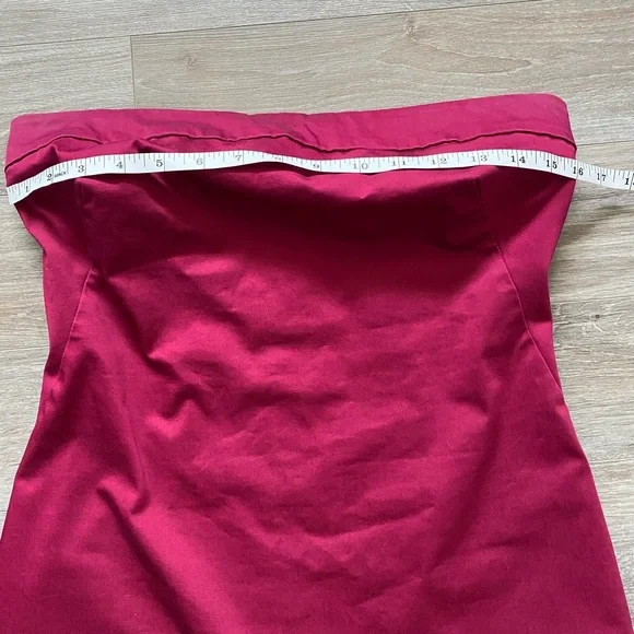 Strapless, fitted dress - Picture 7 of 10